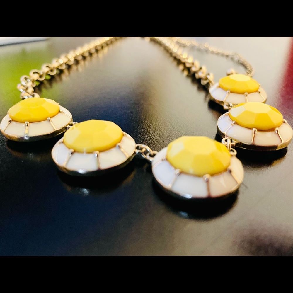 🔴Yellow and White Statement Necklace - Picture 5 of 8